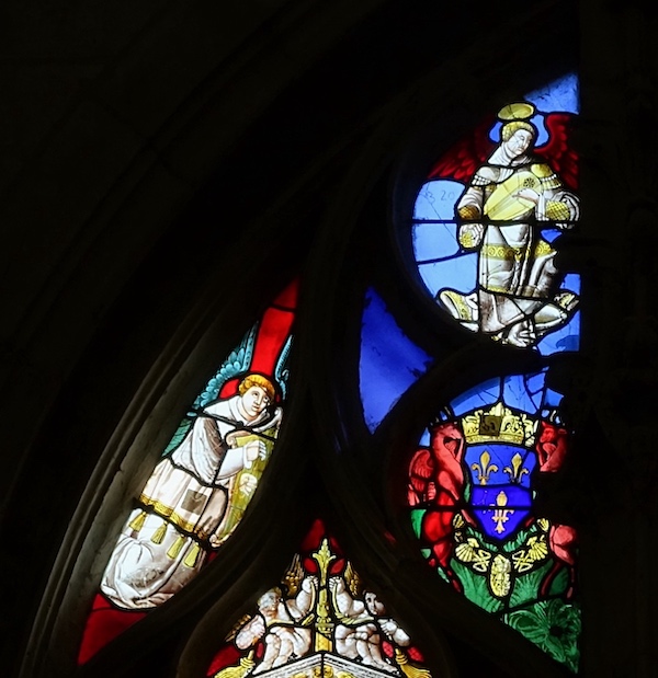 armoiries de France cernées d'un collier de Saint-Michel