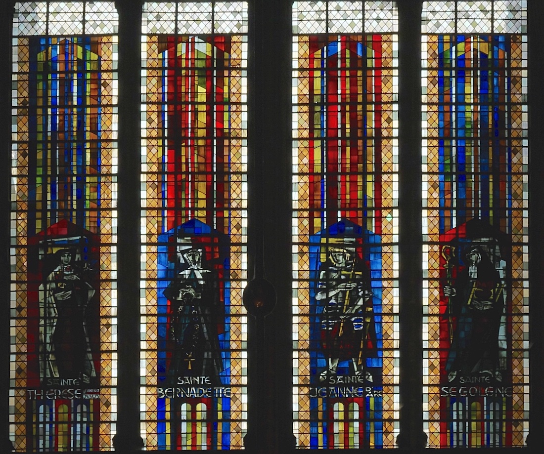 Sainte Thérèse, Sainte-Bernadette, Sainte Jeanne-d'Arc, Sainte Ségolène