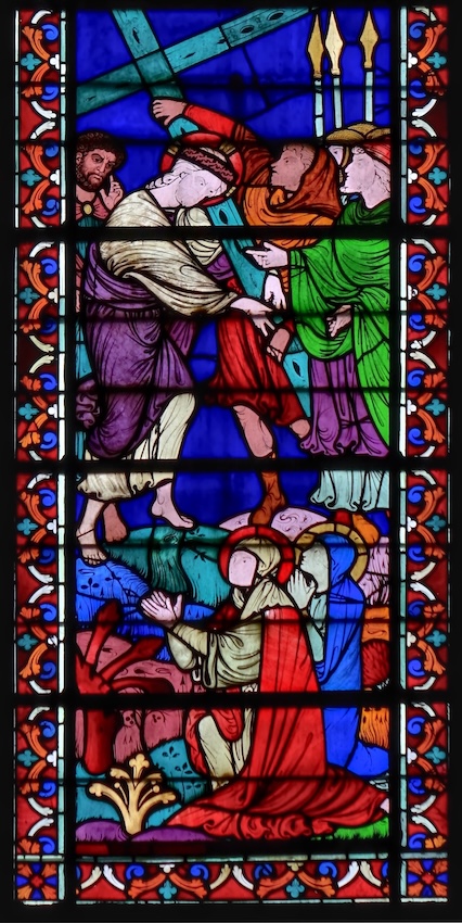 <b>Portement de Croix</b> : aidé par Simon de Cyrène, Jésus porte la Croix et s’adresse aux femmes de Jérusalem.