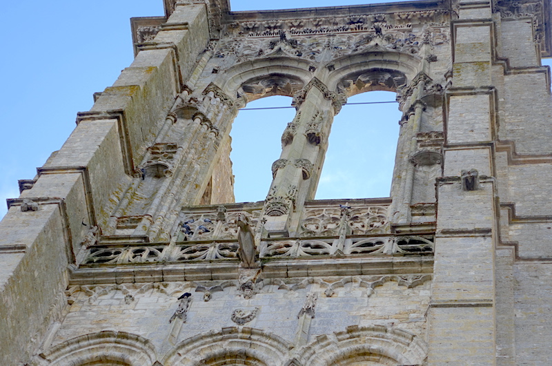 Détail du sommet de la tour<br>Basilique Saint Mathurin - Larchant 77