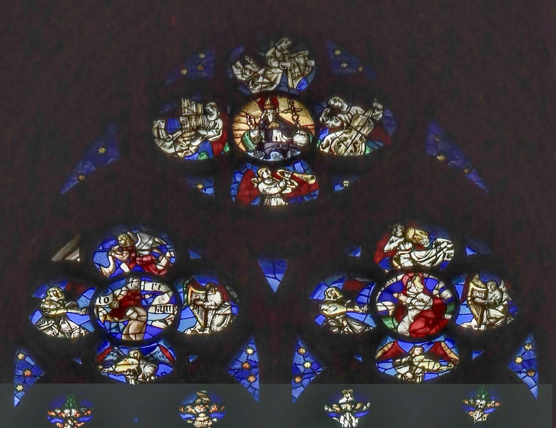 Baie 132 - Occuli : Dieu le père