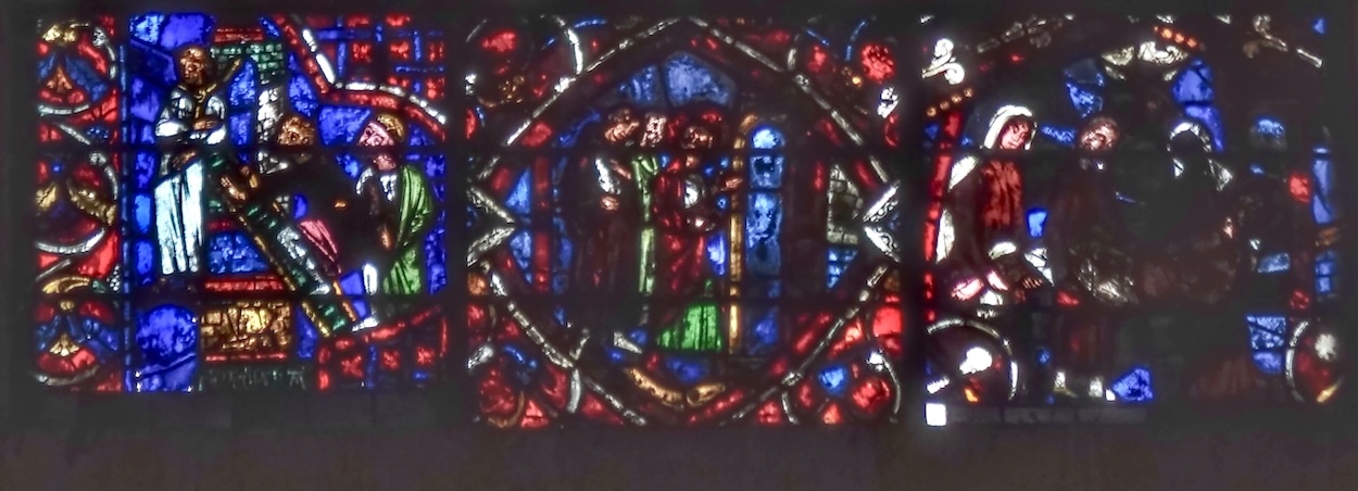 [1] un clerc pendu à une poutre [2] un jeune diacre et deux hommes entrent dans un édifice [3] deux femmes et un homme transportent le corps d'un saint