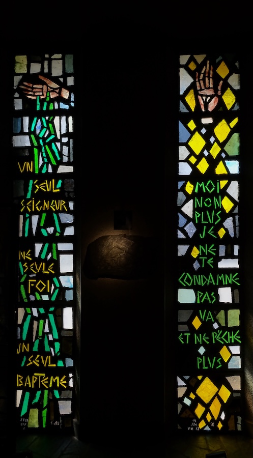 un seul Seigneur, une seule foi, un seul baptême (Eph 4 : 1-6)
                            <br>moi non plus je ne condamne pas, va et ne pêche plus (Jean 8:11)