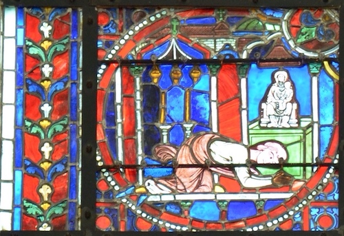 [17] Théophile se prosterne devant une statue de la Vierge.<br>Cathédrale Notre-Dame - Laon 02