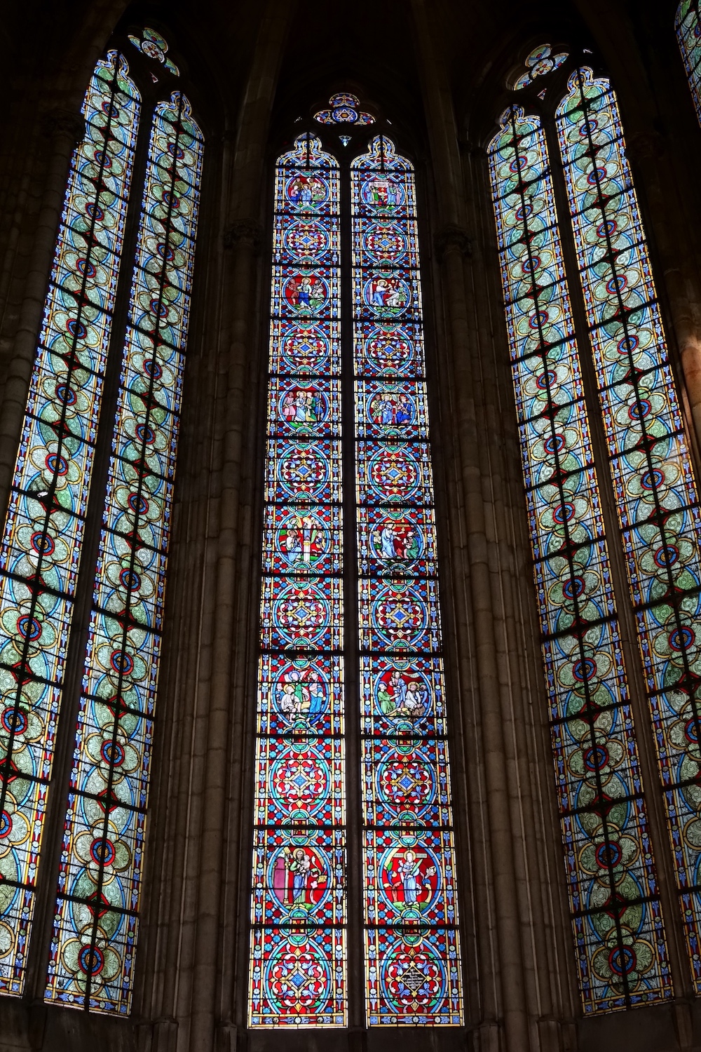 Vitrail de la Vierge - Cathédrale St Etienne - Meaux 77