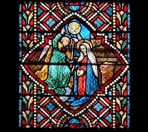 [7] Marie, la cousine d'Elisabeth, reçoit la visite de l'Ange lui annonçant la naissance de l'enfant Jésus