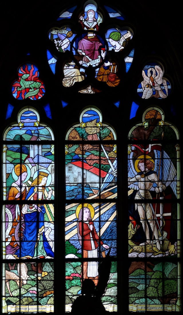 Saint Michel, Sainte Catherine d'Alexandrie et Sainte Marguerite appraissent à Jeanne.