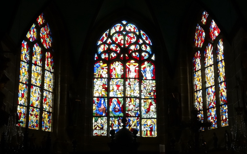 Vitrail de la crucifixion - Eglise Saint Miliau - Guimiliau 29