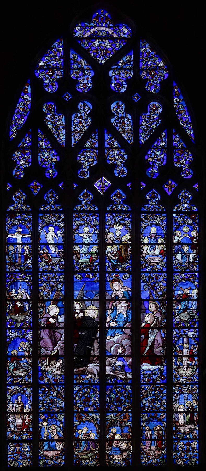 Vitrail du rosaire - Collégiale Saint Aubin - Guérande 44