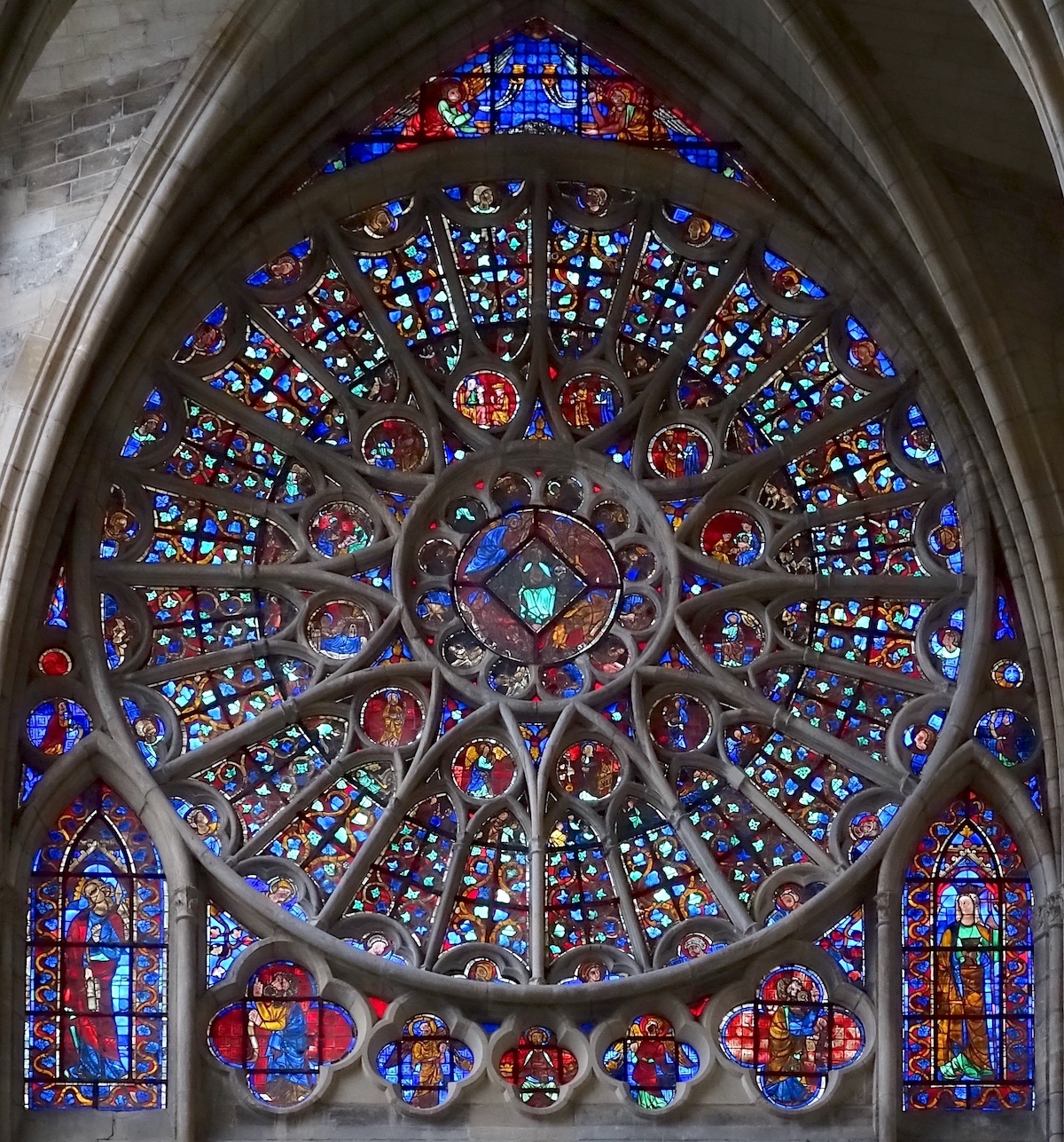 La rose du Jugement dernier avec la Synagogue et l'Eglise