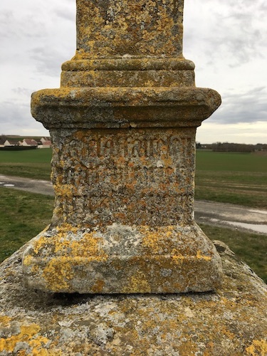 Noisy-Rudignon : Croix de Sainte Anne