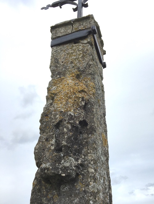 Noisy-Rudignon : Croix de Sainte Anne