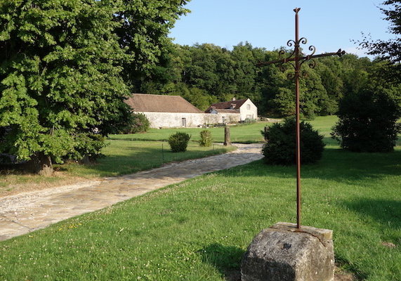 Villecerf - Croix du Chateau Saint Ange