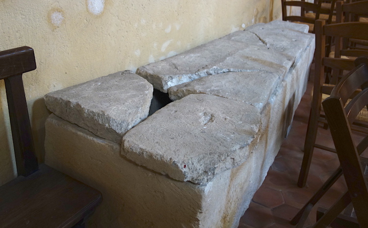 Sarcophage mérovingien