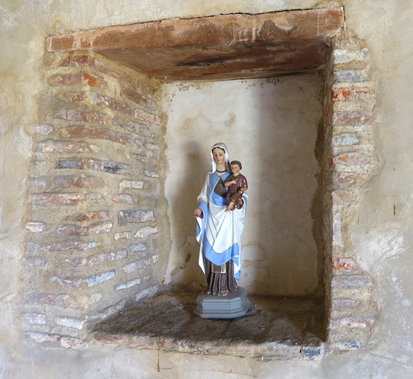 Vierge à l'enfant<br>caquetoire de l'église Saint Martin - Treuzy-Levelay 77