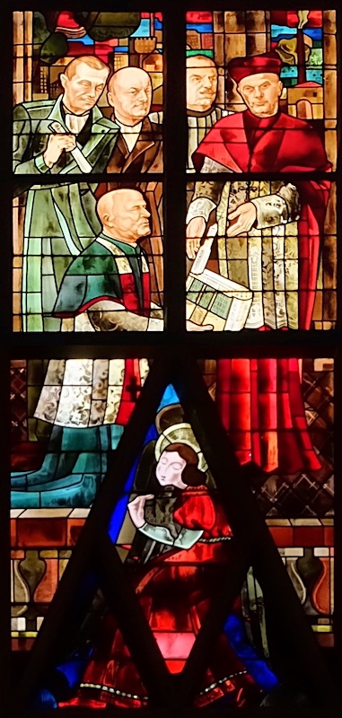 l’abbé David propose la maquette de l’église Sainte Agnès d’Alfort au cardinal Verdier, en présence des architectes