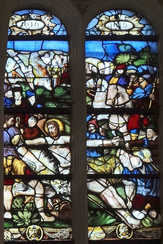 Jésus est cloué sur la croix - Eglise Saint Eusèbe - Auxerre 89