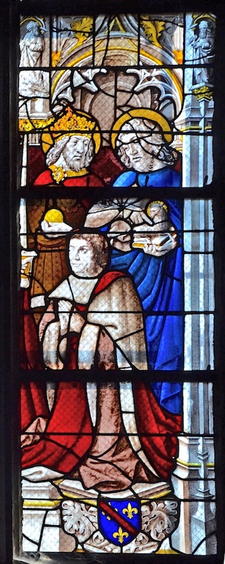 [2] Jean II et son patron St Jean-Baptiste qui montre le livre, l'agneau de Dieu. Derrière Charlemagne.<br>Cathédrale Notre-Dame - Moulins 03