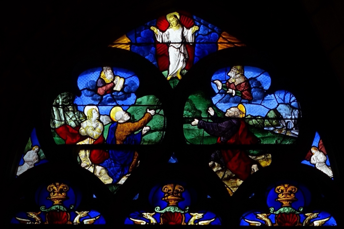 [1] La transfiguration (Jésus est désigné par Dieu comme le Messie. Il est accompagné de Moise et Elie, qui représentent la Loi et les prophètes)