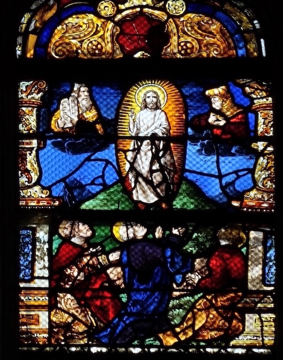 [5] La transfiguration (Jésus est désigné par Dieu comme le Messie. Il est accompagné de Moise et Elie, qui représentent la Loi et les prophètes)<br>Collégiale N.D. en Vaux - Châlons-en-Champagne 51